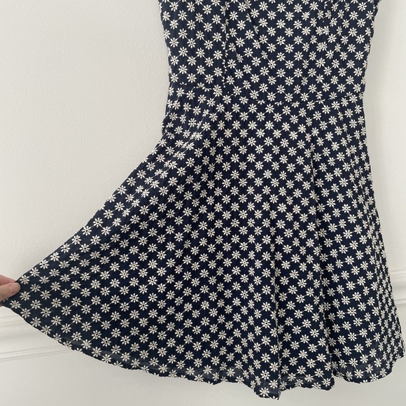 Trixxi 100% Cotton Embroidered Floral Dress Navy Sz M Tie Straps Cottage Preppy - Picture 7 of 11